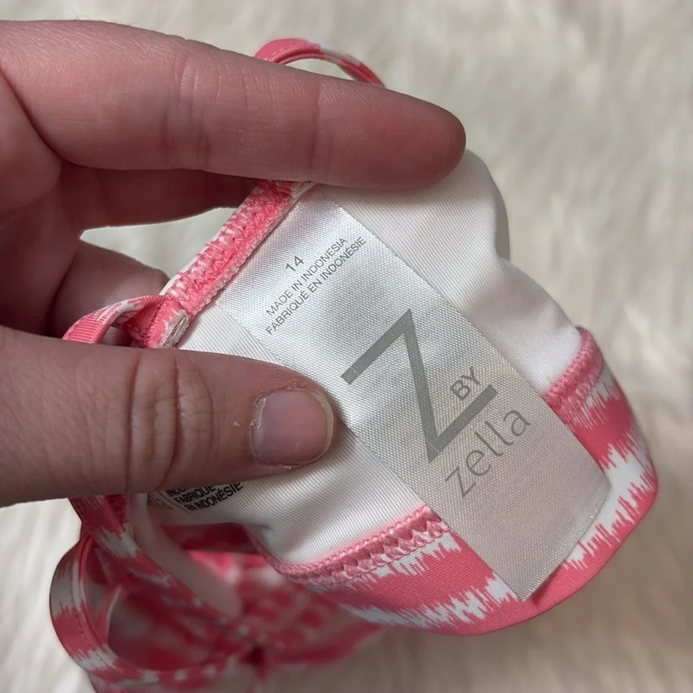 NWOT Z By Zella Youth Size 14 Swim Top Only